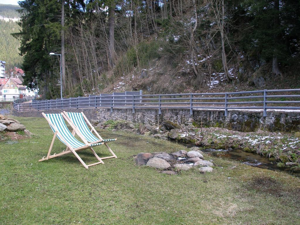 Pecka Penzion Pec pod Sněžkou Exterior foto
